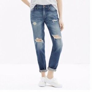 Madewell boyjean - distressed ripped size 25